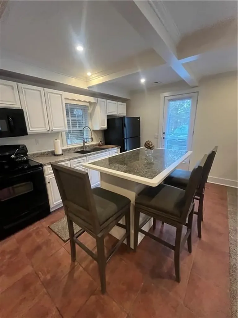 554 East Main Road Middletown RI 02842