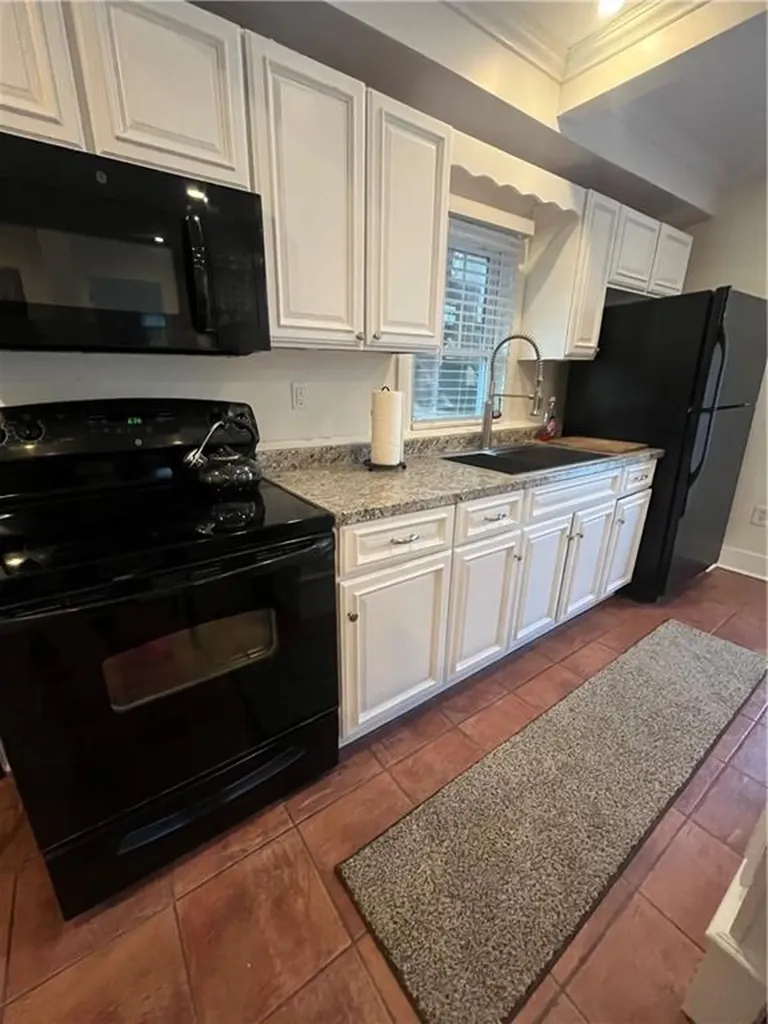 554 East Main Road Middletown RI 02842