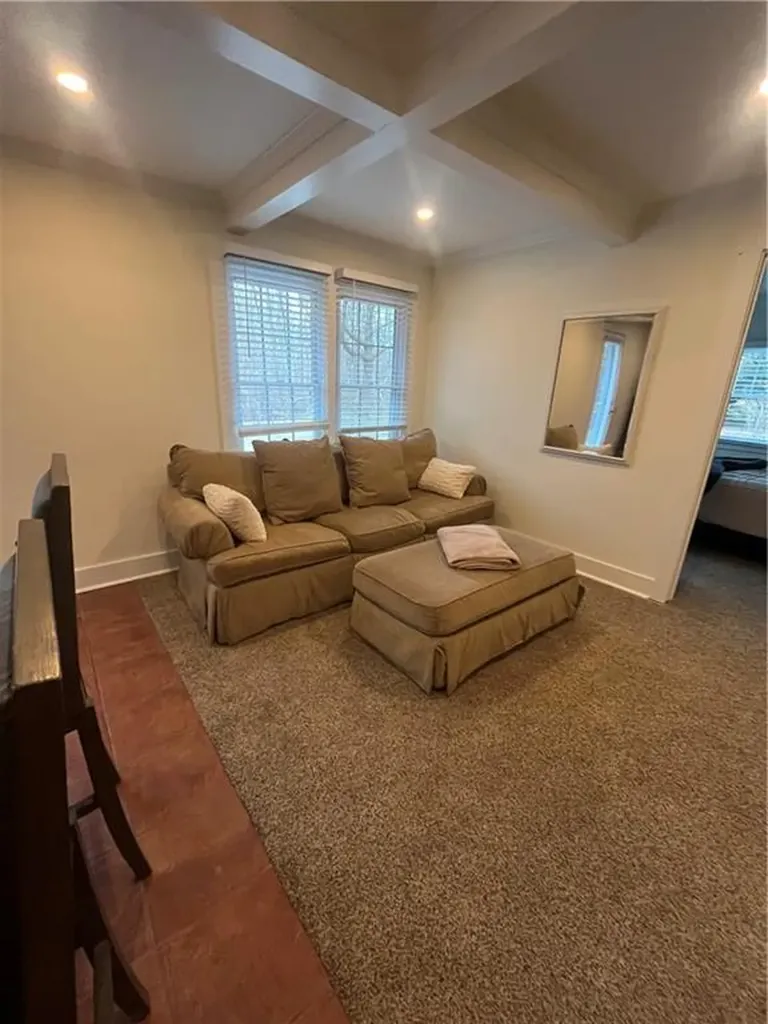 554 East Main Road Middletown RI 02842