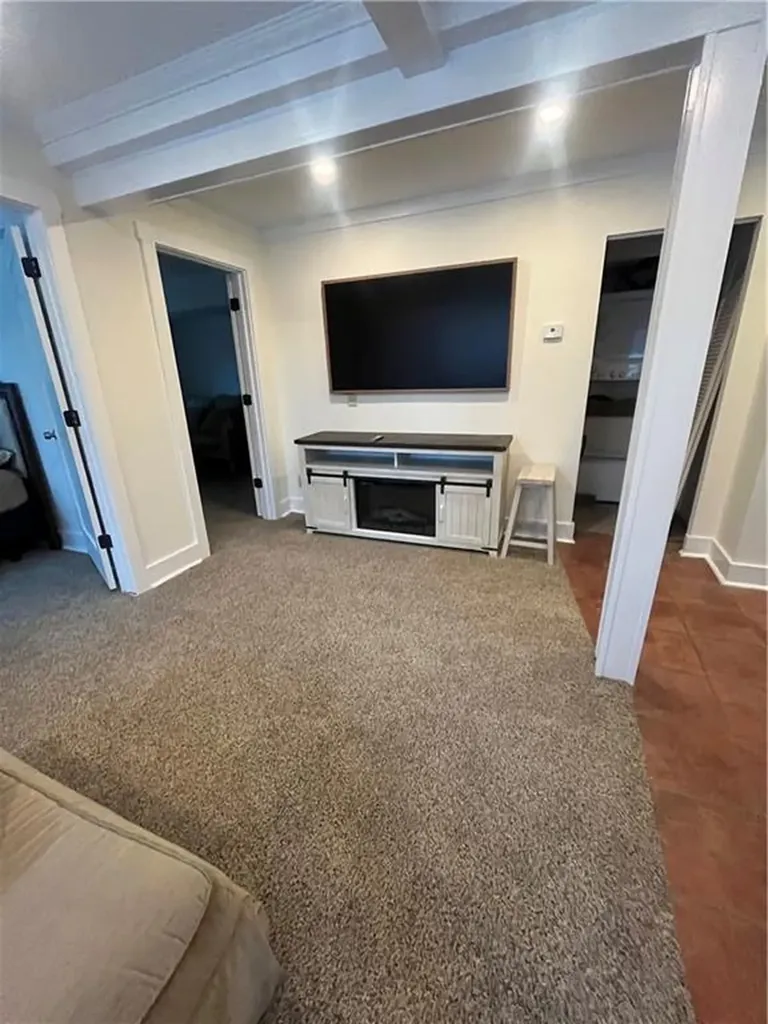 554 East Main Road Middletown RI 02842