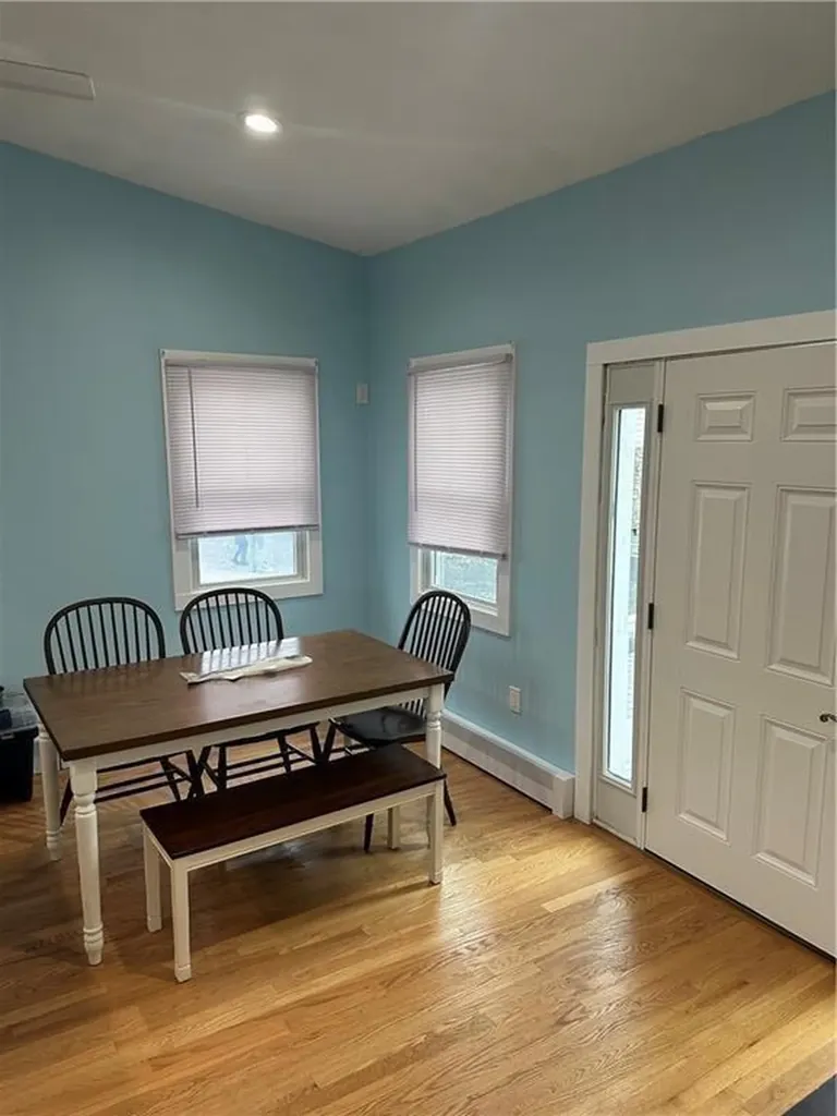 17 Crescent Road Middletown RI 02842
