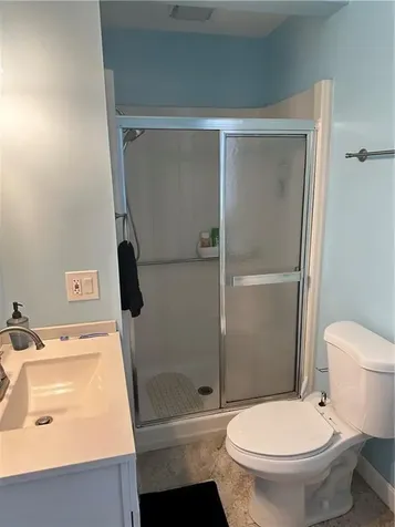 17 Crescent Road Middletown RI 02842