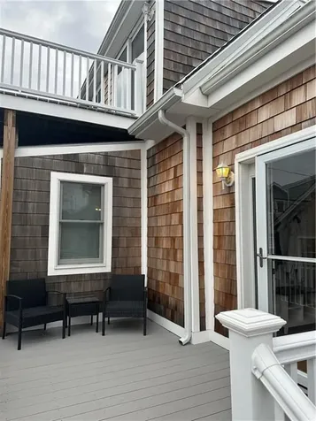 17 Crescent Road Middletown RI 02842
