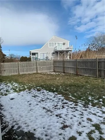 17 Crescent Road Middletown RI 02842