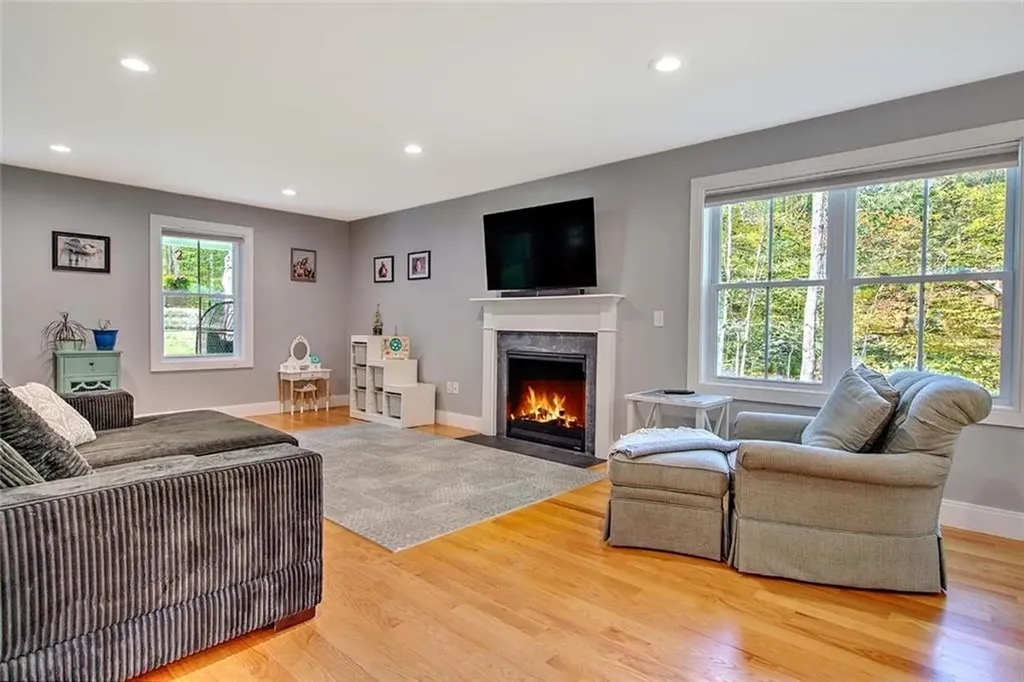 296 Twin Brook Lane Coventry RI 02816