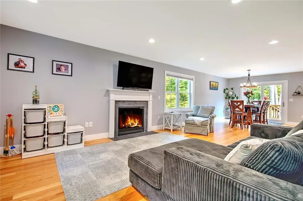 296 Twin Brook Lane Coventry RI 02816