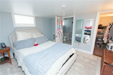 11 Crescent Road Middletown RI 02842