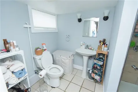 11 Crescent Road Middletown RI 02842