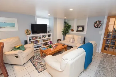 11 Crescent Road Middletown RI 02842
