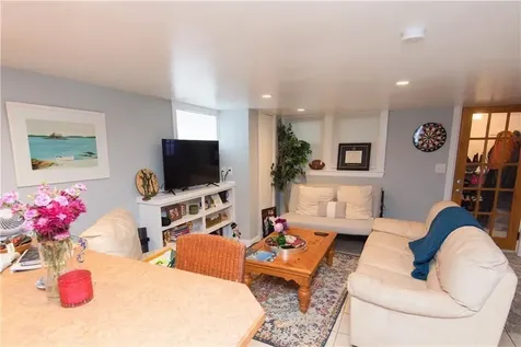 11 Crescent Road Middletown RI 02842