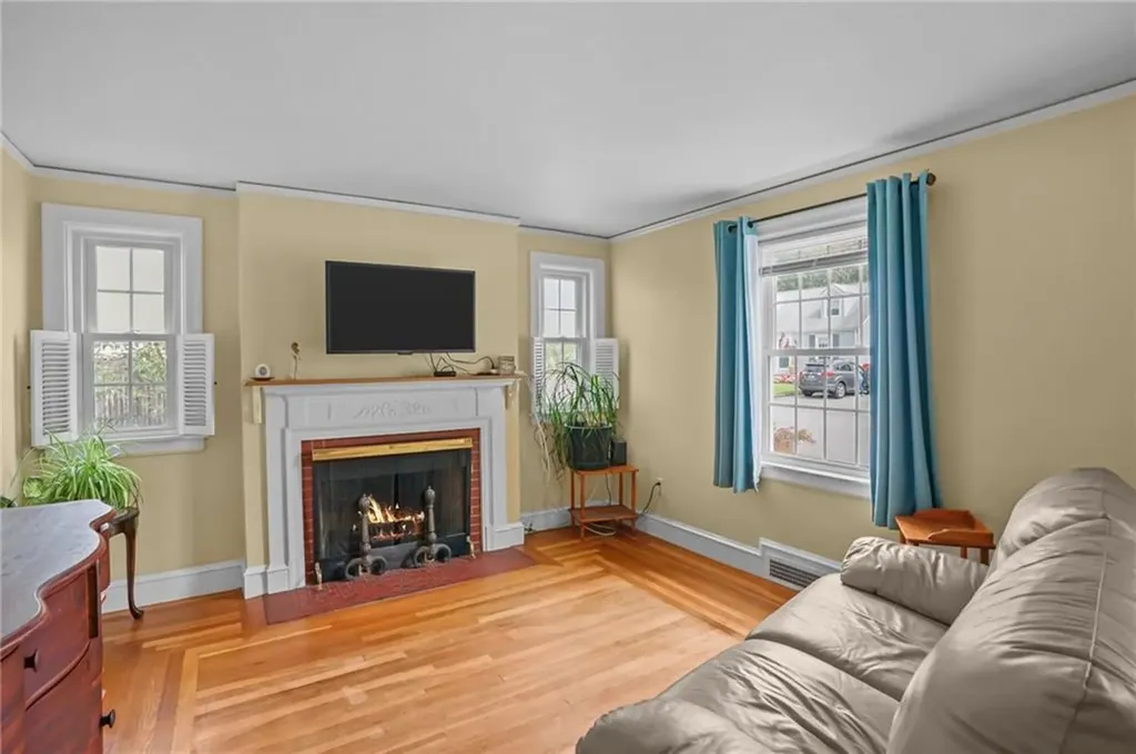 71 Macarthur Drive Warwick RI 02889