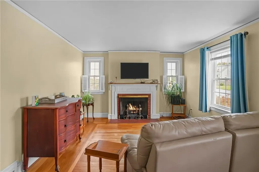 71 Macarthur Drive Warwick RI 02889