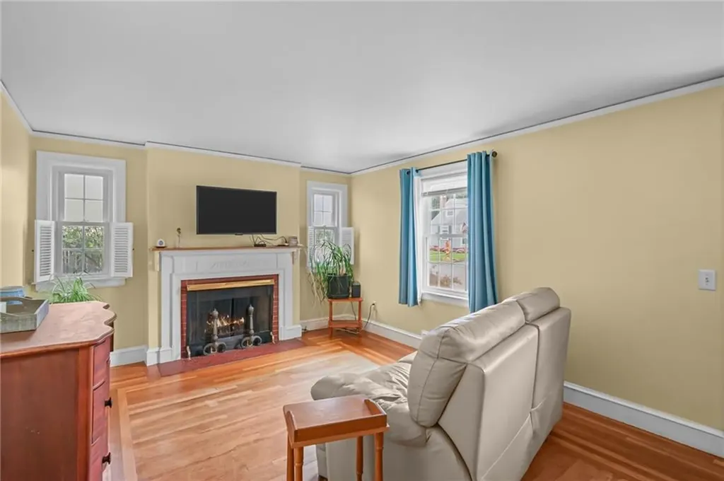 71 Macarthur Drive Warwick RI 02889