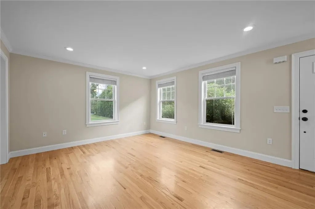 20 Vanderbilt Lane Portsmouth RI 02871