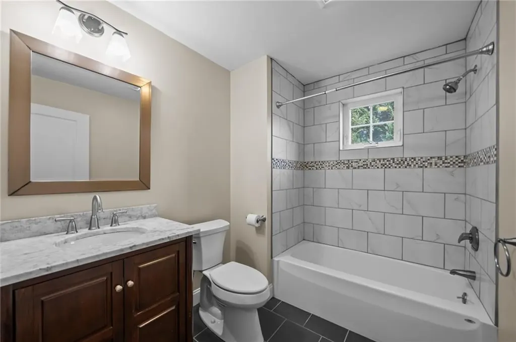 20 Vanderbilt Lane Portsmouth RI 02871