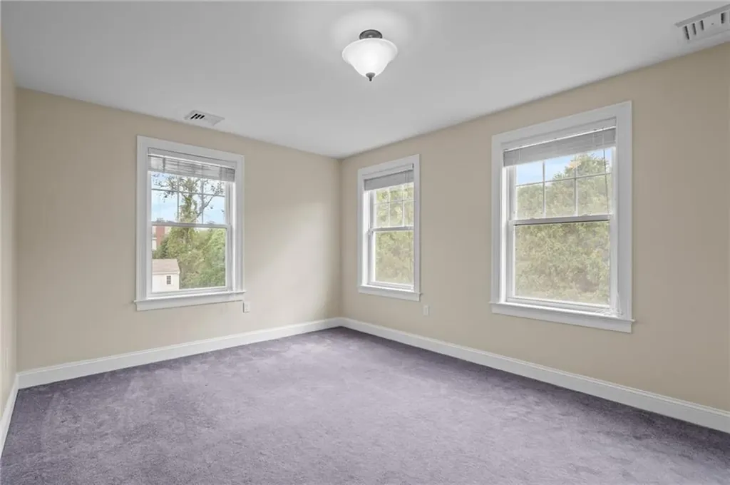 20 Vanderbilt Lane Portsmouth RI 02871