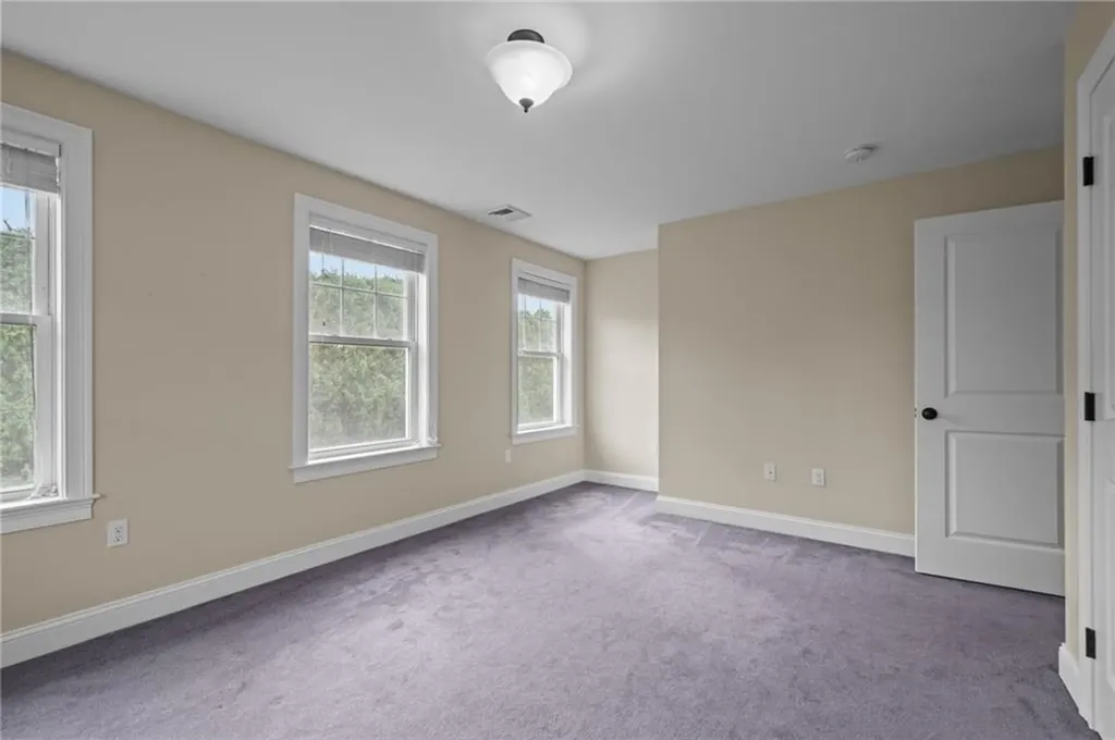 20 Vanderbilt Lane Portsmouth RI 02871
