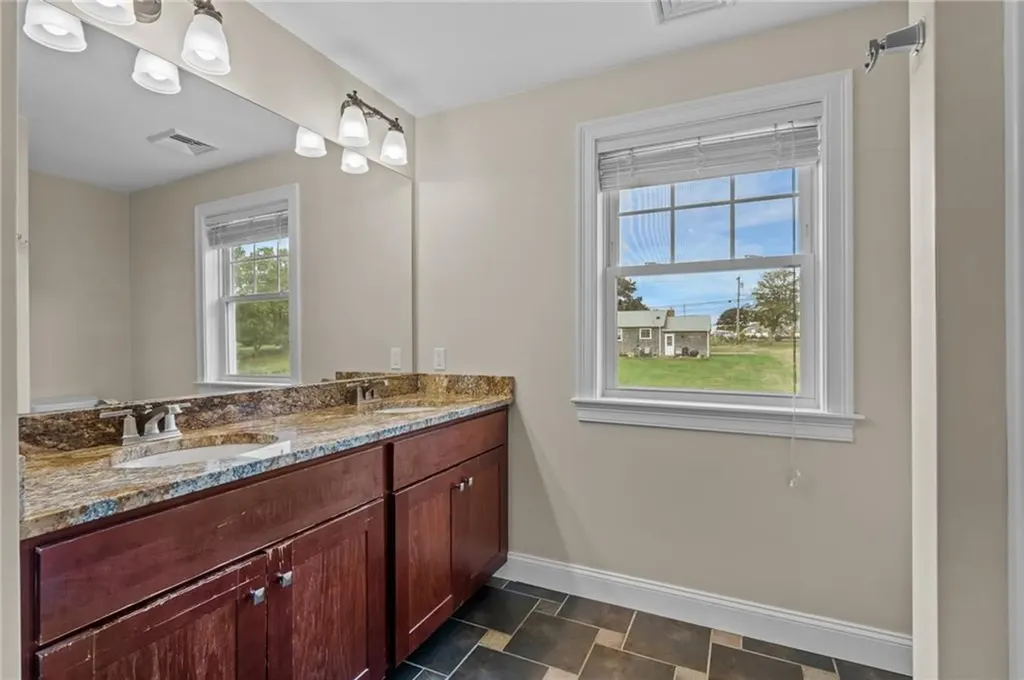 20 Vanderbilt Lane Portsmouth RI 02871