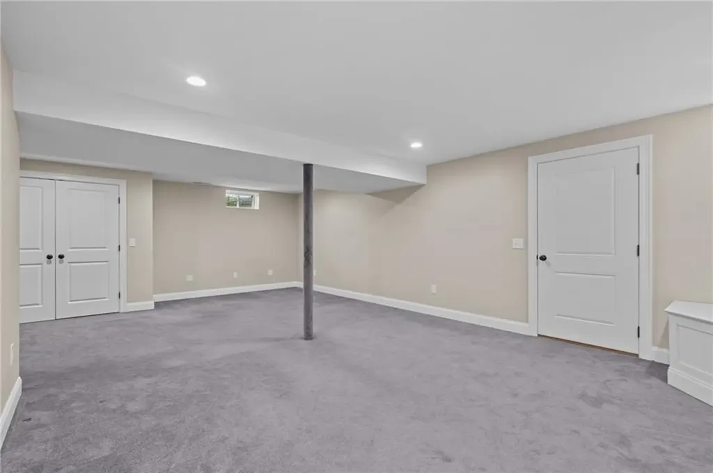 20 Vanderbilt Lane Portsmouth RI 02871