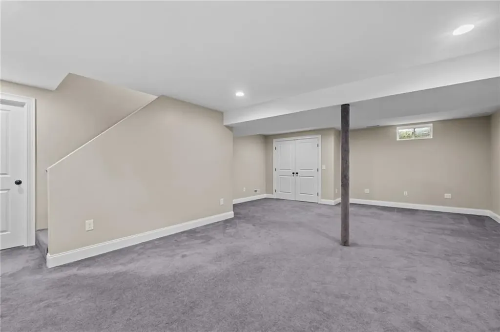 20 Vanderbilt Lane Portsmouth RI 02871