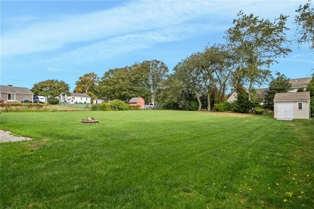 20 Vanderbilt Lane Portsmouth RI 02871