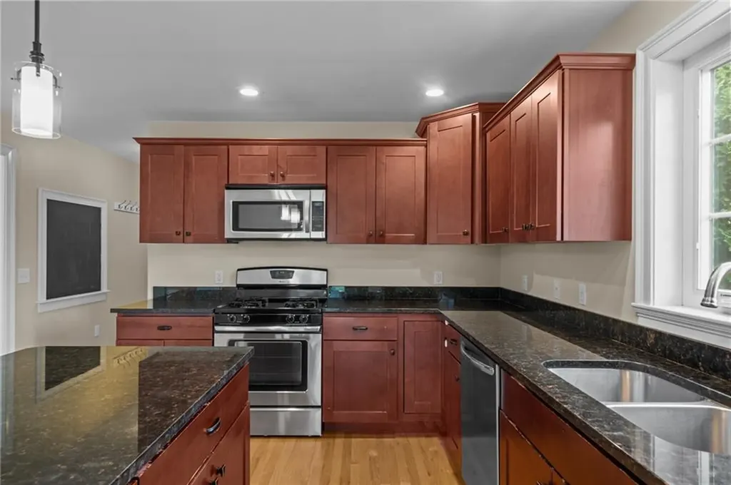 20 Vanderbilt Lane Portsmouth RI 02871