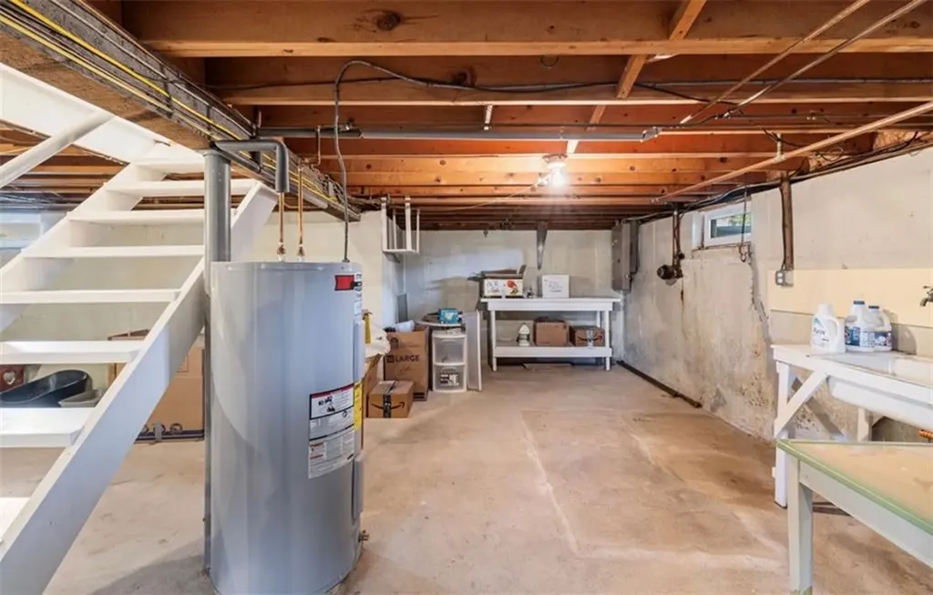 6 Randall Lane Portsmouth RI 02871