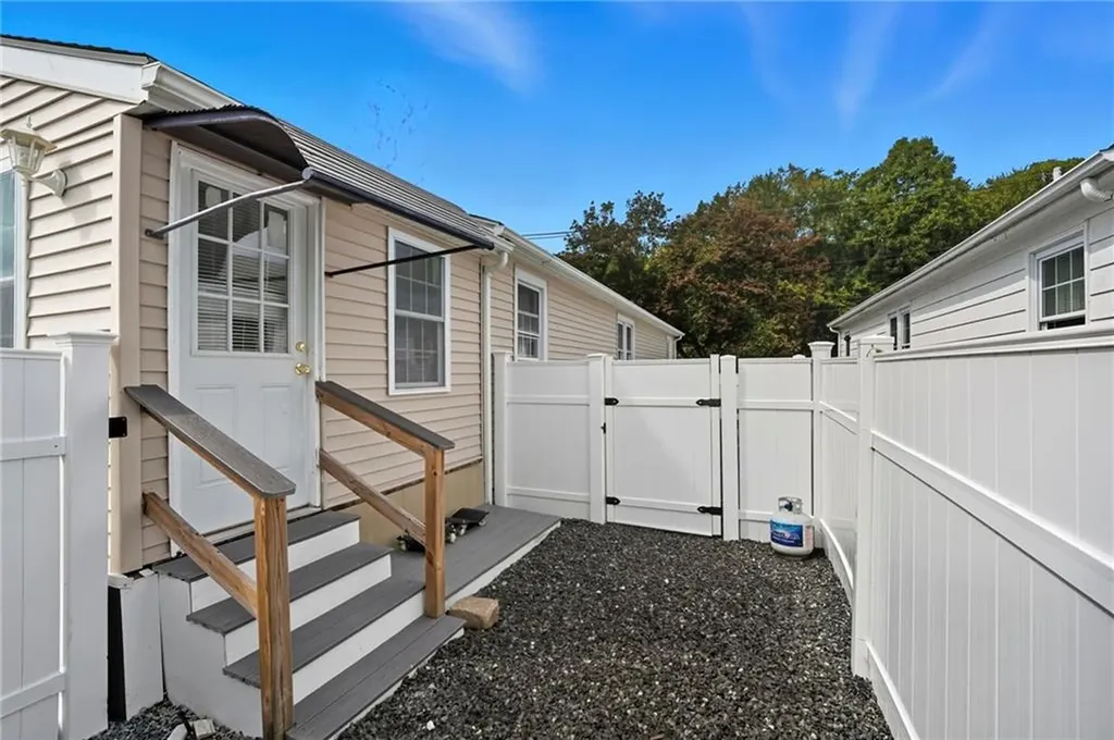 776 Plainfield Street Providence RI 02909