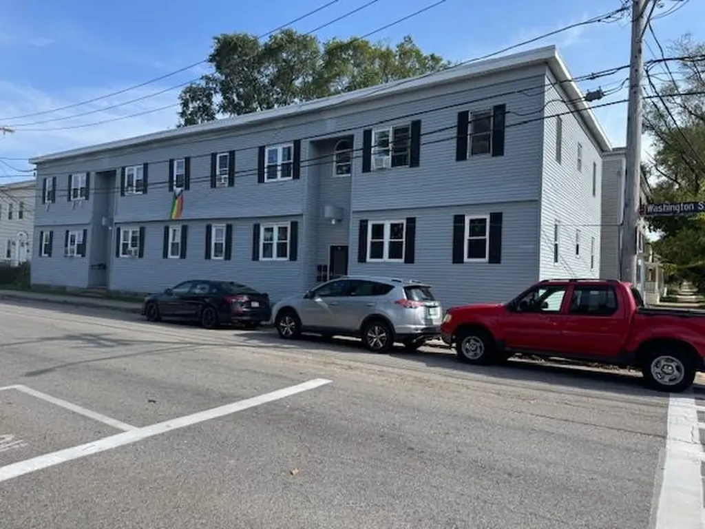 60 Washington Street Bristol RI 02809