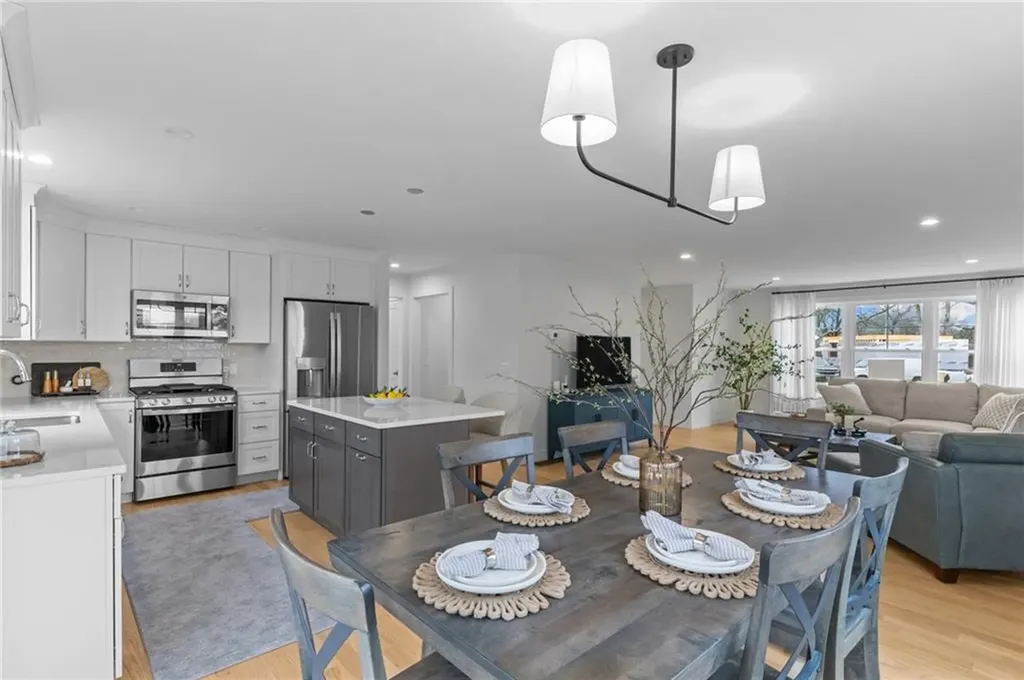 38 Red Maple Lane Warwick RI 02886