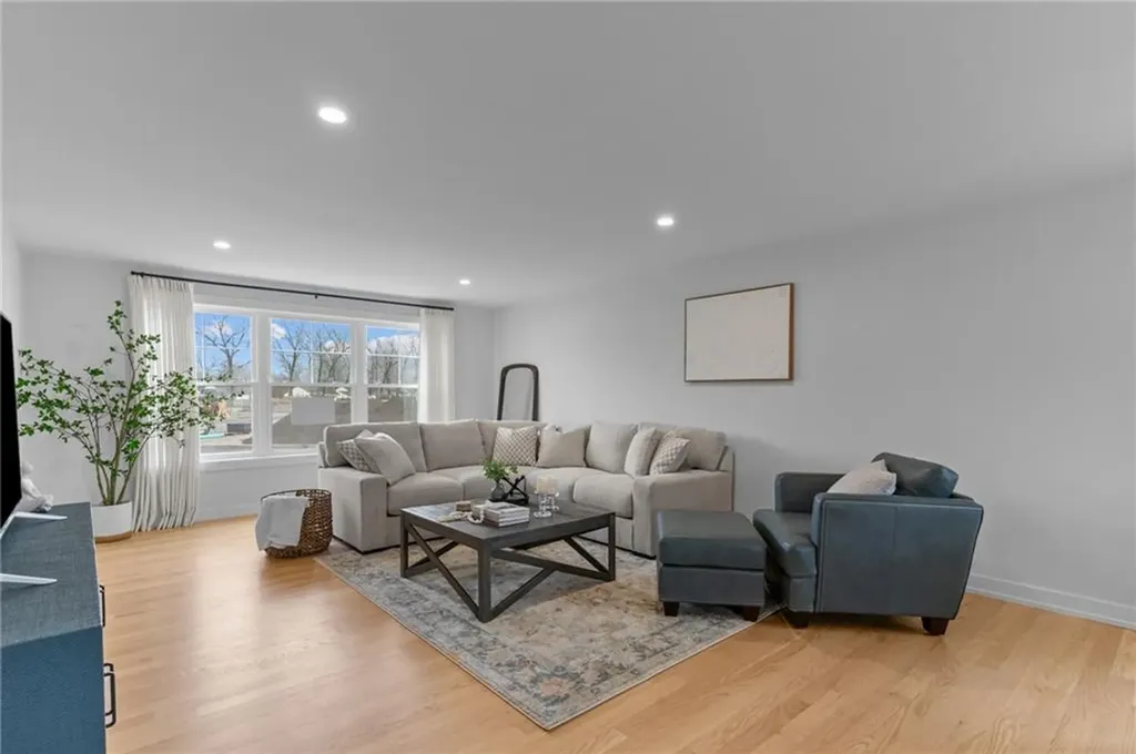 38 Red Maple Lane Warwick RI 02886