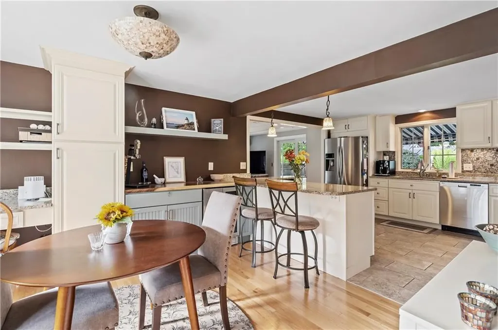 22 Gilbert Court Cumberland RI 02864