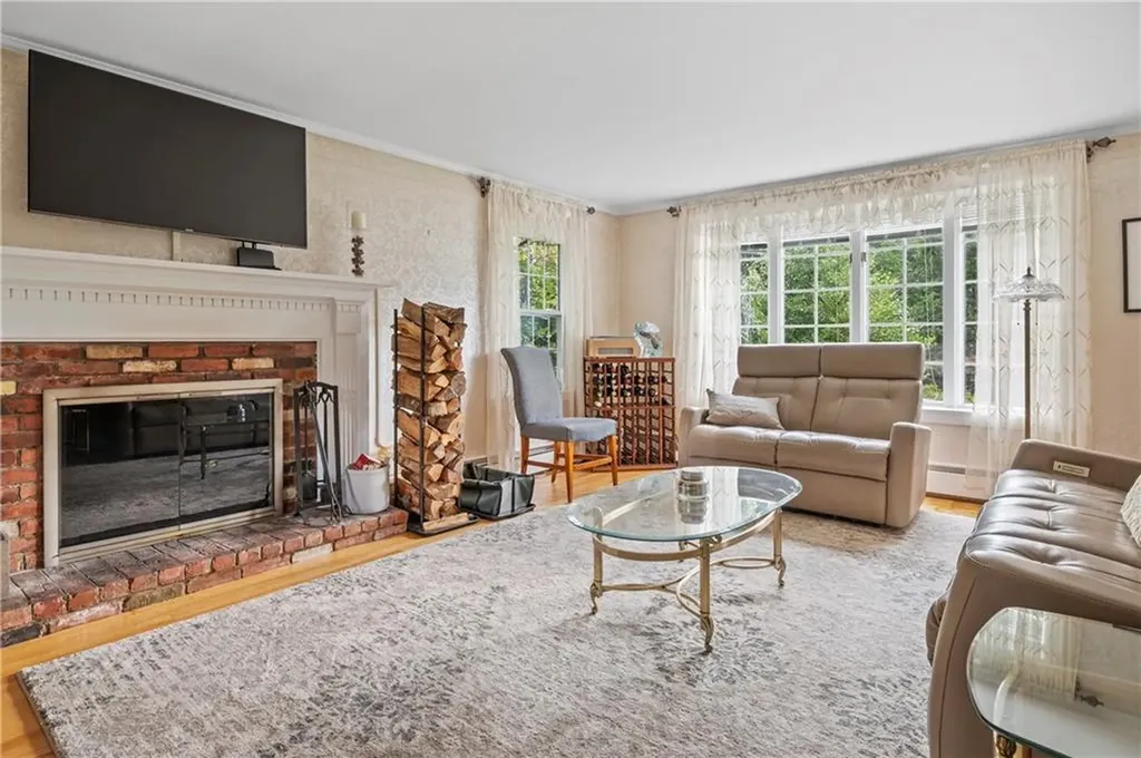 22 Gilbert Court Cumberland RI 02864
