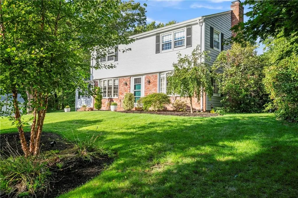 22 Gilbert Court Cumberland RI 02864