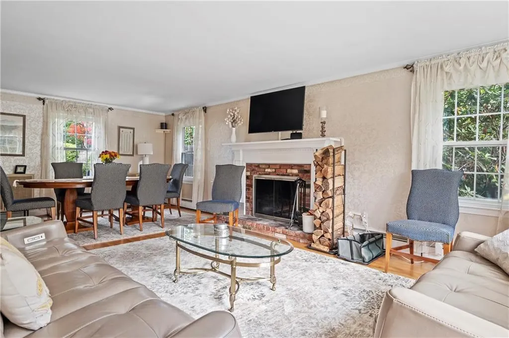 22 Gilbert Court Cumberland RI 02864