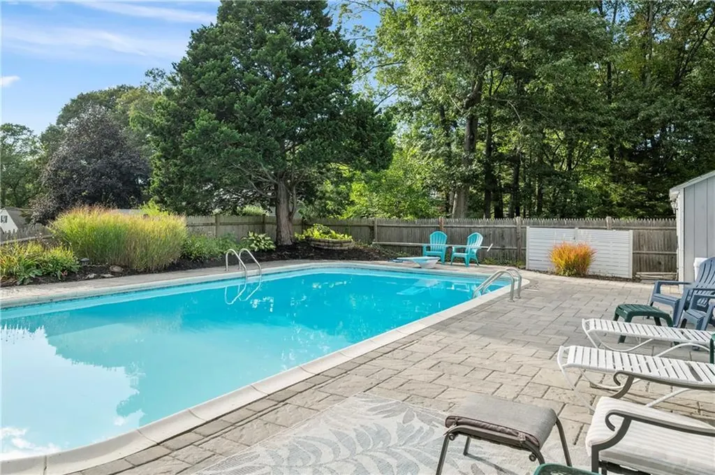 22 Gilbert Court Cumberland RI 02864
