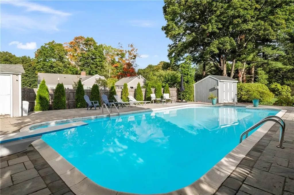 22 Gilbert Court Cumberland RI 02864