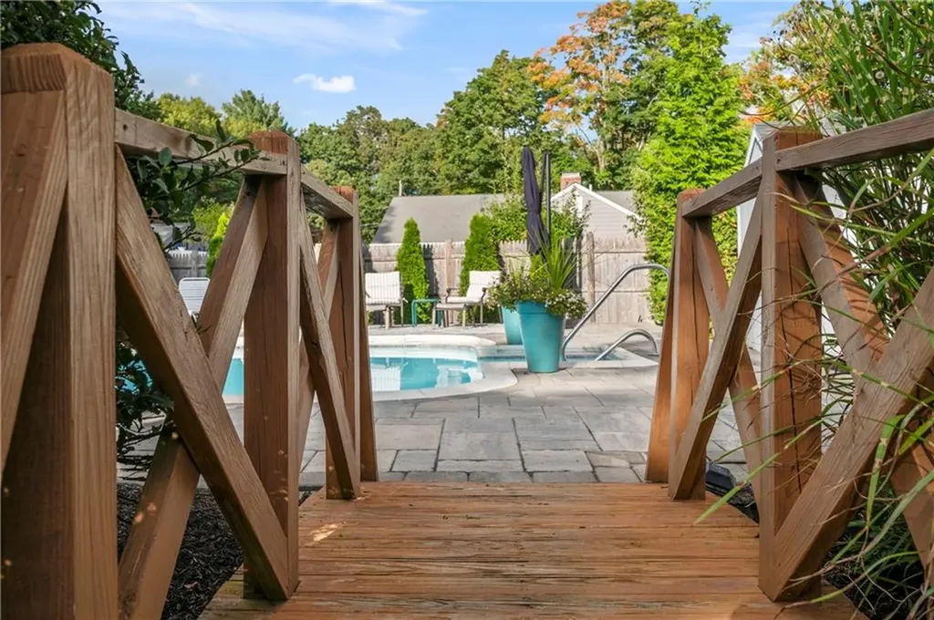 22 Gilbert Court Cumberland RI 02864