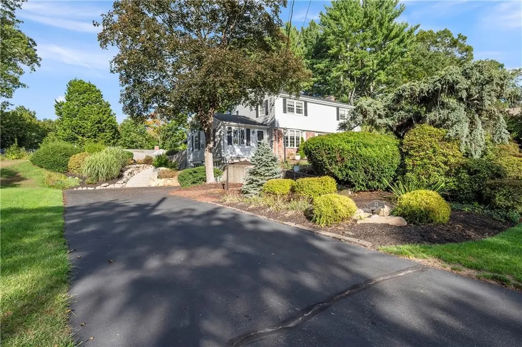 22 Gilbert Court Cumberland RI 02864