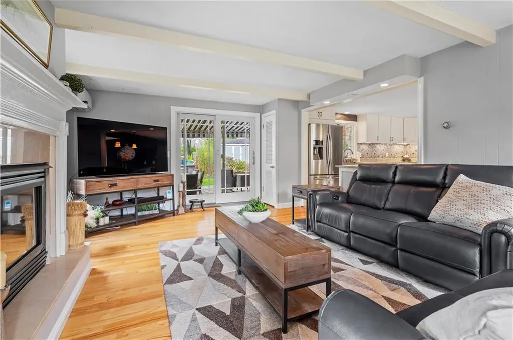 22 Gilbert Court Cumberland RI 02864
