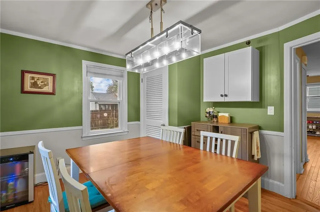 95 Roosevelt Street Warwick RI 02888
