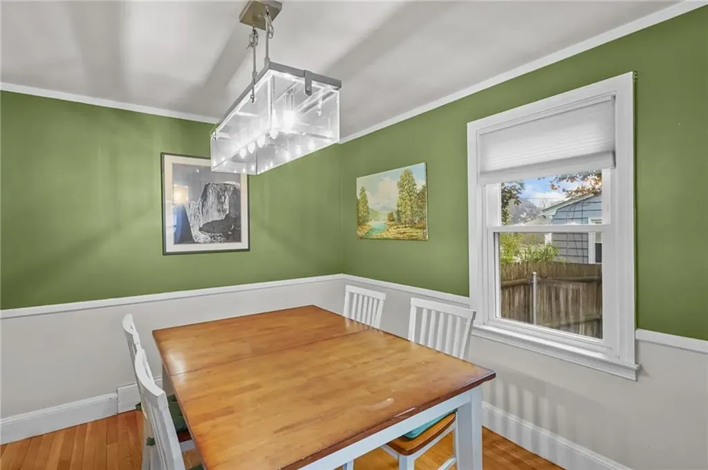 95 Roosevelt Street Warwick RI 02888