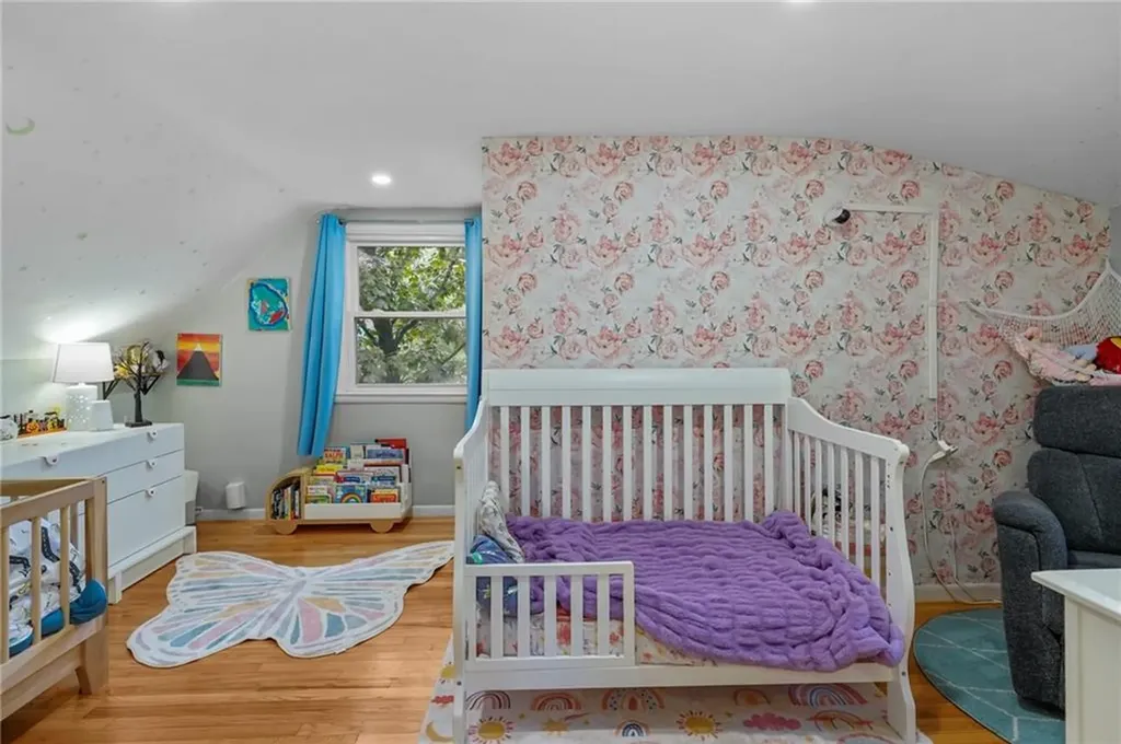95 Roosevelt Street Warwick RI 02888