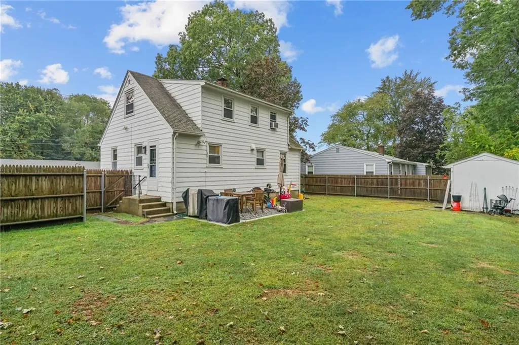 95 Roosevelt Street Warwick RI 02888