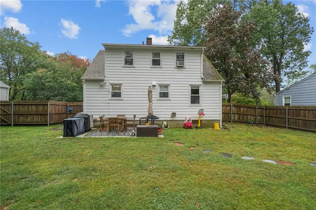 95 Roosevelt Street Warwick RI 02888