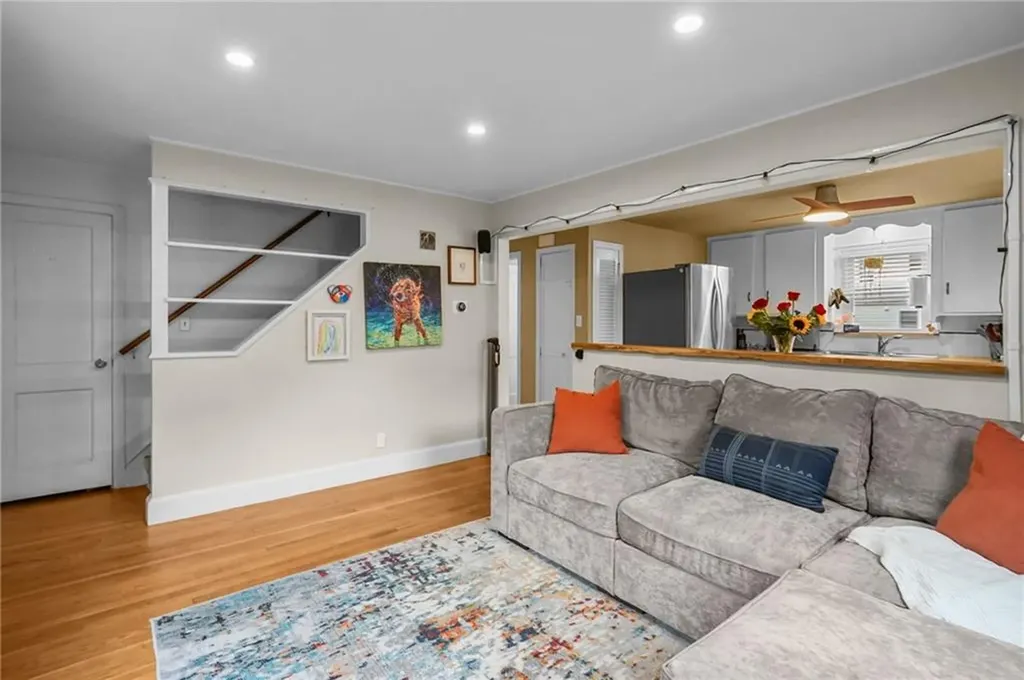 95 Roosevelt Street Warwick RI 02888