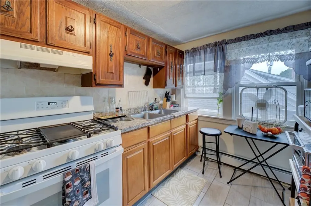 154 156 Gallatin Street Providence RI 02907