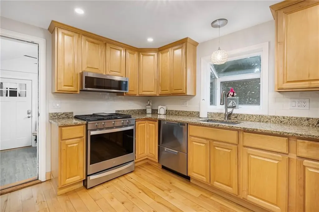 22 Franconia Drive Cranston RI 02920