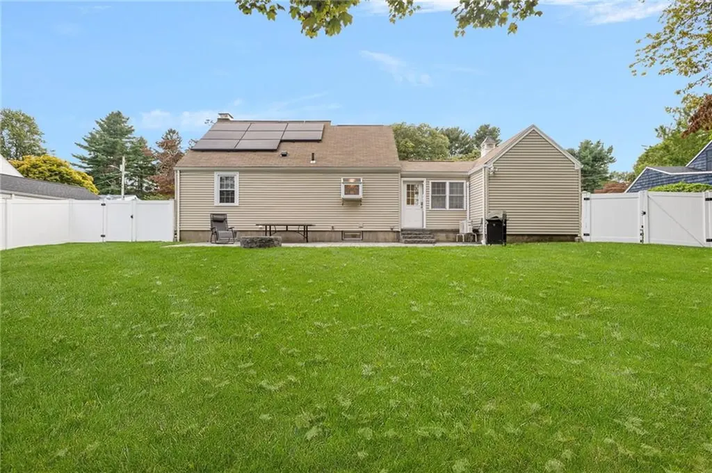 22 Franconia Drive Cranston RI 02920