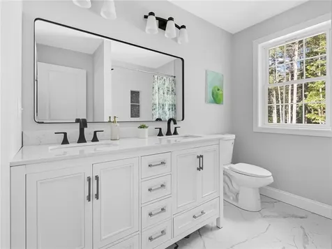 33 Sunapee Court Coventry RI 02816